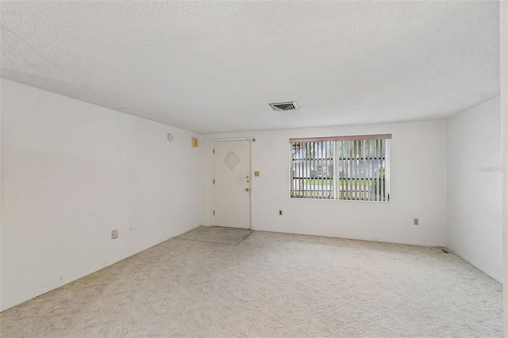 На продажу: $158,000 (2 спален, 1 ванн, 1028 Квадратных фут)
