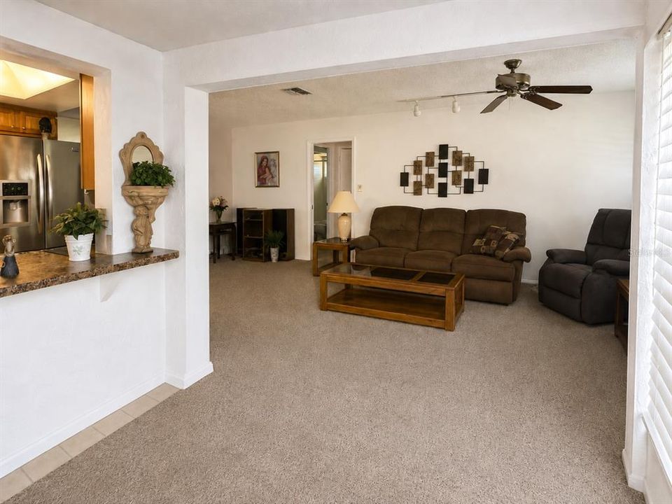 En Venta: $339,000 (2 camas, 2 baños, 1361 Pies cuadrados)