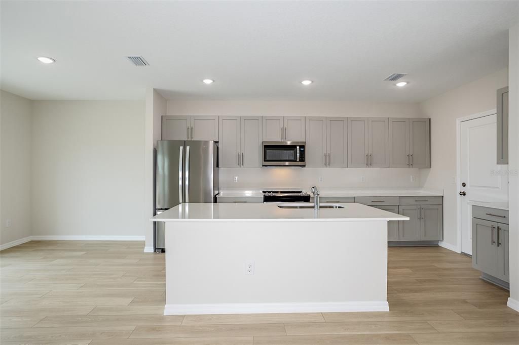 En Venta: $399,990 (4 camas, 2 baños, 2226 Pies cuadrados)