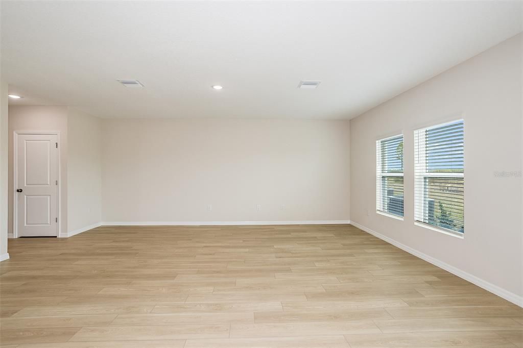 En Venta: $399,990 (4 camas, 2 baños, 2226 Pies cuadrados)