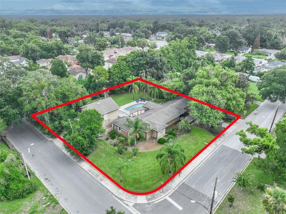На продажу: $997,500 (0.55 acres)