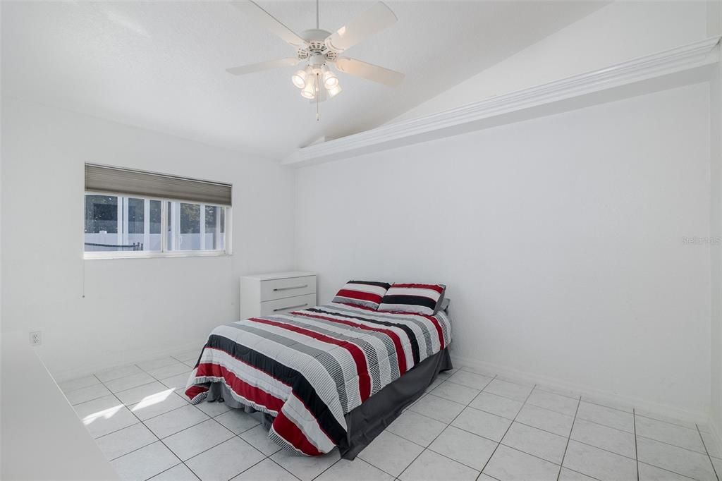 Activo con contrato: $469,900 (4 camas, 2 baños, 1831 Pies cuadrados)