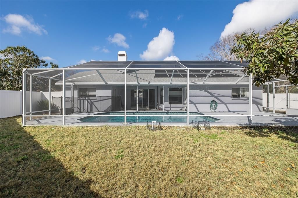Activo con contrato: $469,900 (4 camas, 2 baños, 1831 Pies cuadrados)