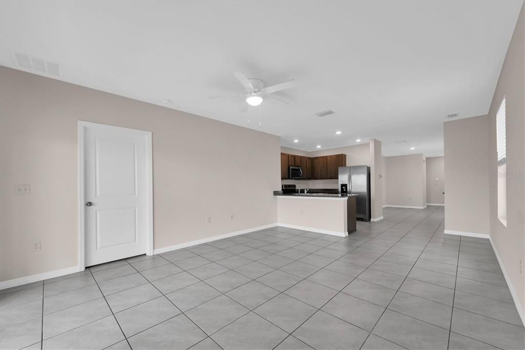 В аренду: $2,400 (3 спален, 2 ванн, 1516 Квадратных фут)