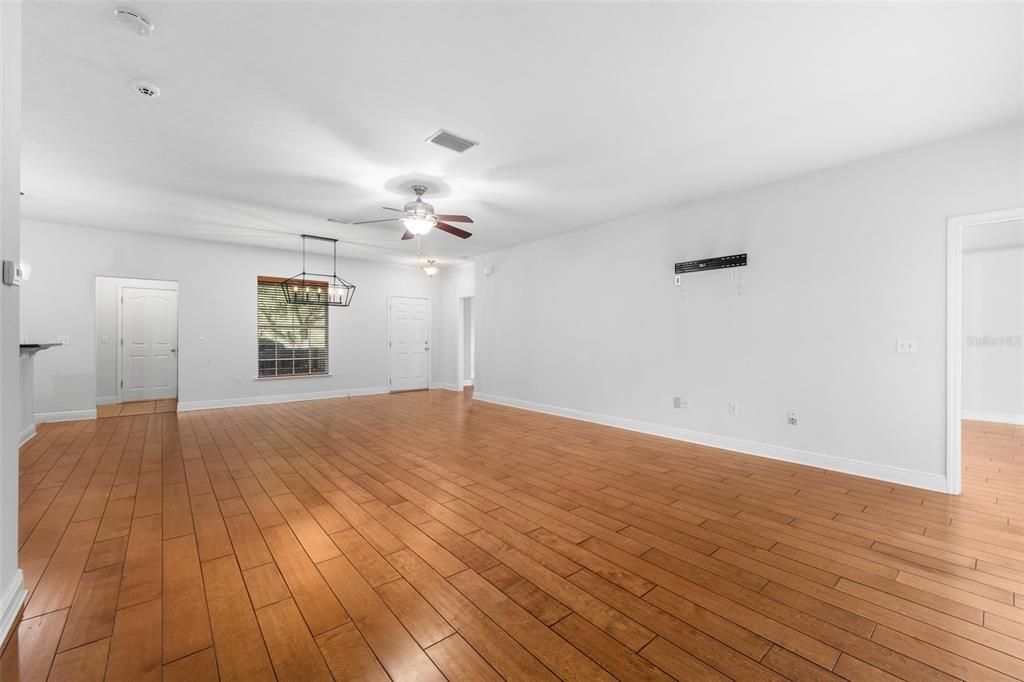 For Sale: $359,999 (3 beds, 2 baths, 1510 Square Feet)