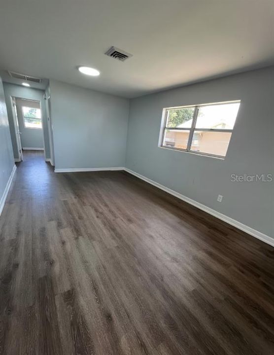 В аренду: $1,925 (4 спален, 1 ванн, 840 Квадратных фут)