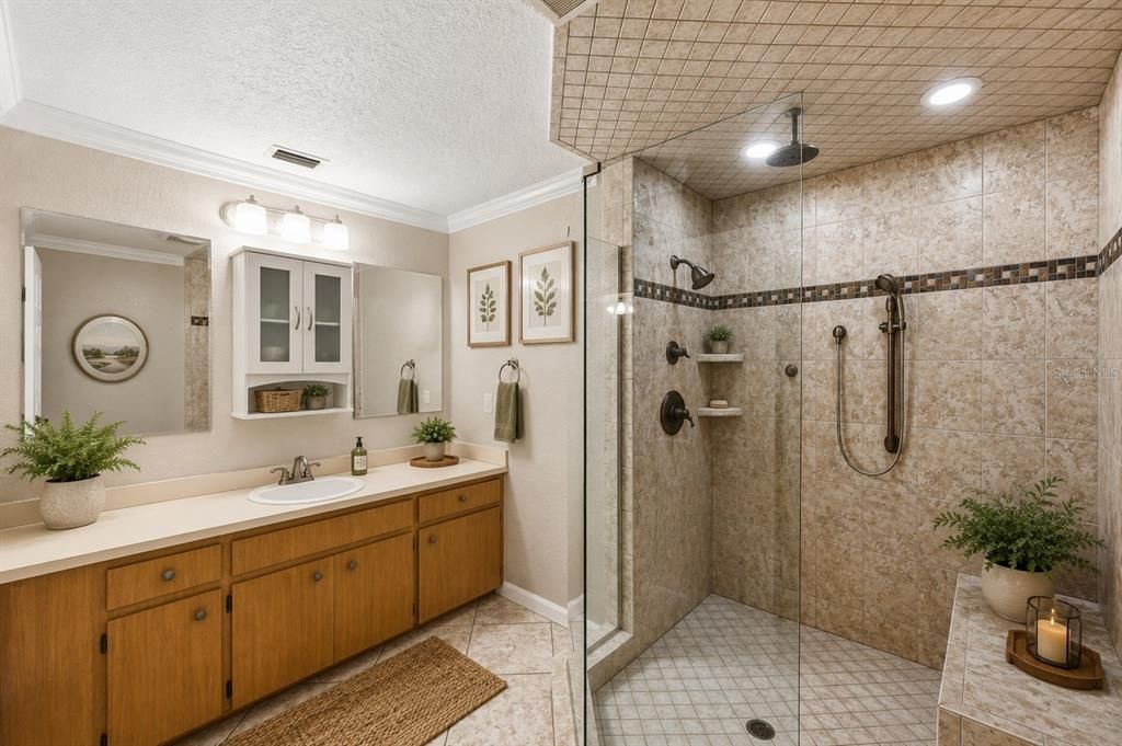 En Venta: $499,000 (3 camas, 2 baños, 1704 Pies cuadrados)
