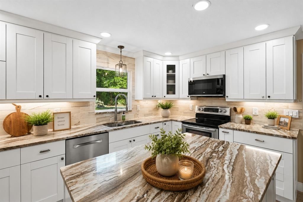 En Venta: $499,000 (3 camas, 2 baños, 1704 Pies cuadrados)