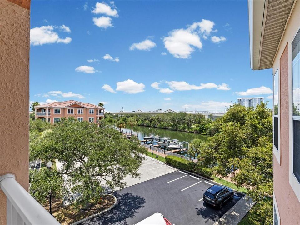 : $325,000 (2 camas, 1 baños, 990 Pies cuadrados)