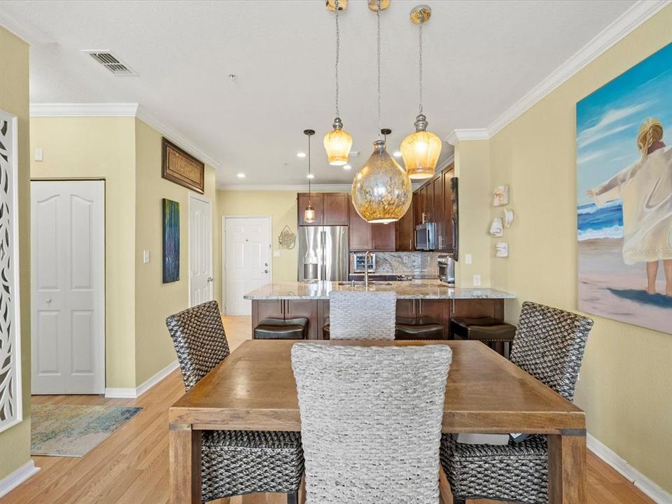 : $325,000 (2 camas, 1 baños, 990 Pies cuadrados)