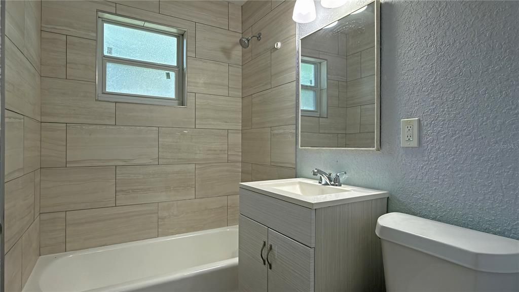 В аренду: $2,000 (3 спален, 1 ванн, 1232 Квадратных фут)