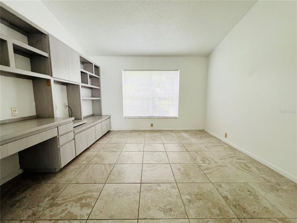 En Venta: $345,000 (3 camas, 3 baños, 1942 Pies cuadrados)