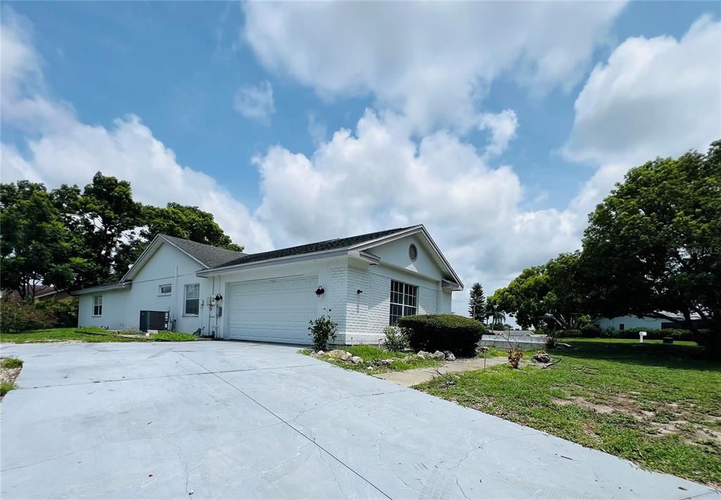 En Venta: $345,000 (3 camas, 3 baños, 1942 Pies cuadrados)