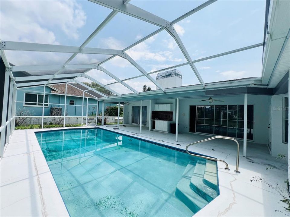 En Venta: $345,000 (3 camas, 3 baños, 1942 Pies cuadrados)