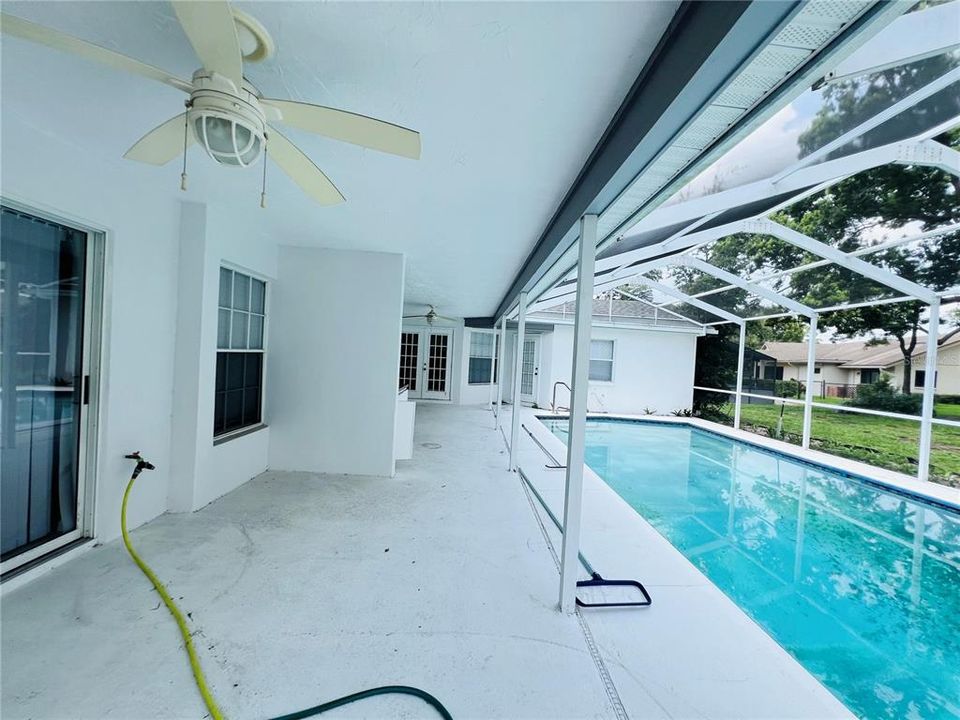 En Venta: $345,000 (3 camas, 3 baños, 1942 Pies cuadrados)