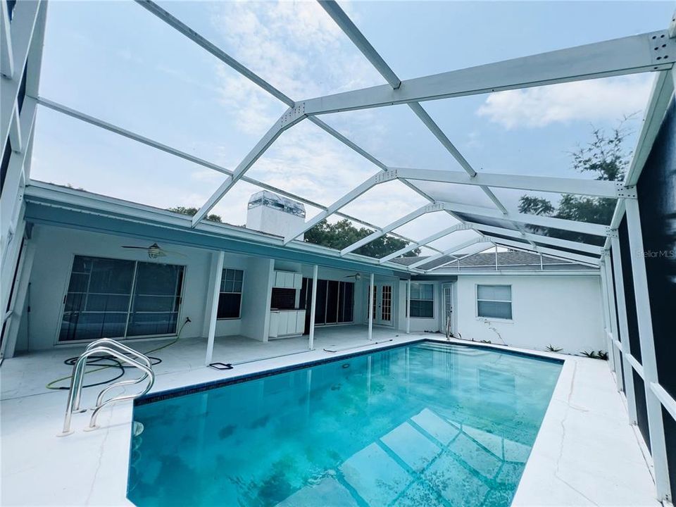 En Venta: $345,000 (3 camas, 3 baños, 1942 Pies cuadrados)