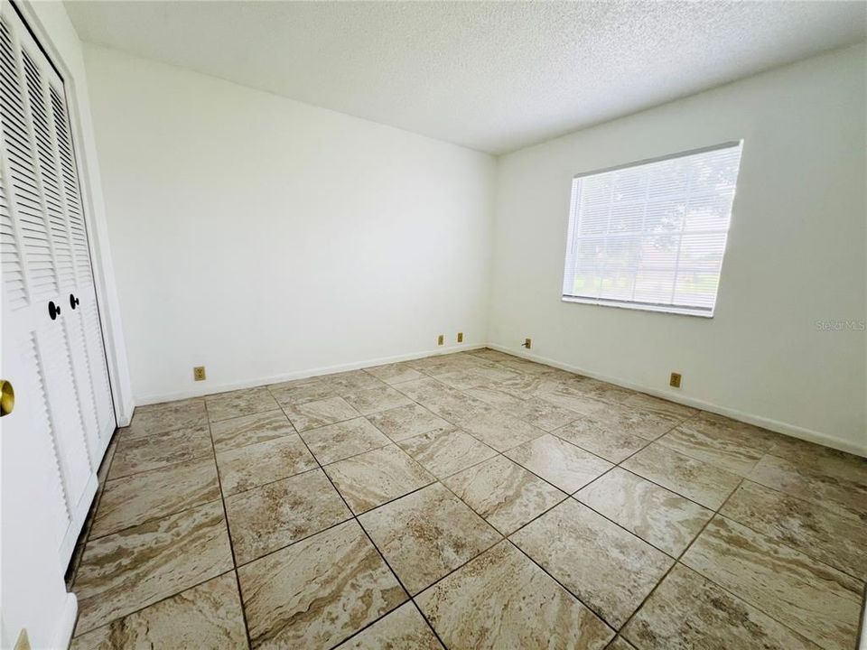 En Venta: $345,000 (3 camas, 3 baños, 1942 Pies cuadrados)