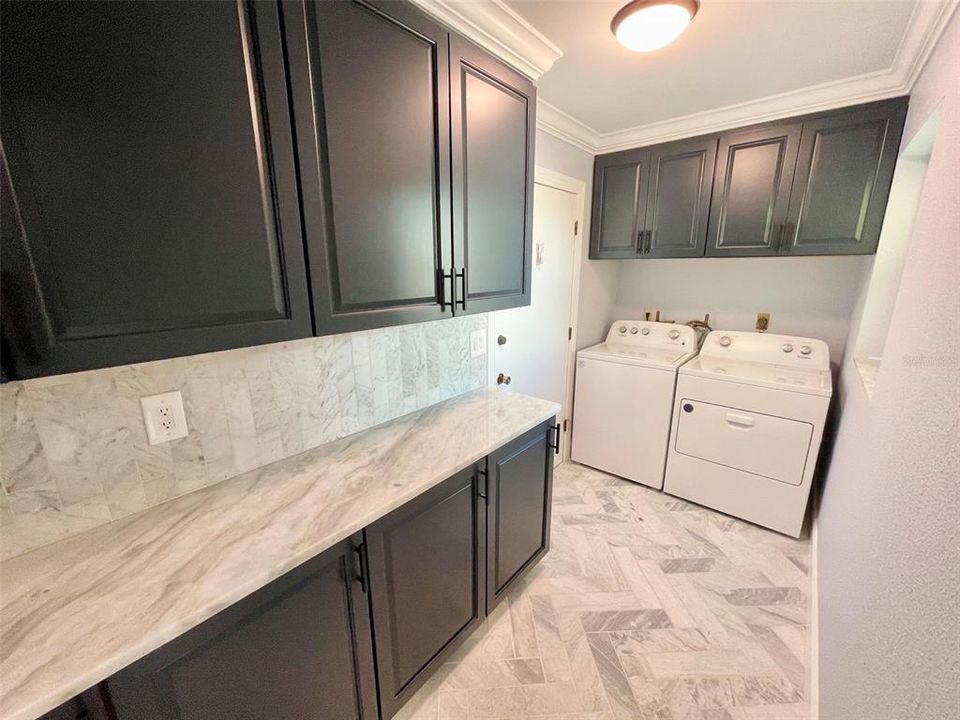 For Sale: $375,000 (2 beds, 2 baths, 1770 Square Feet)