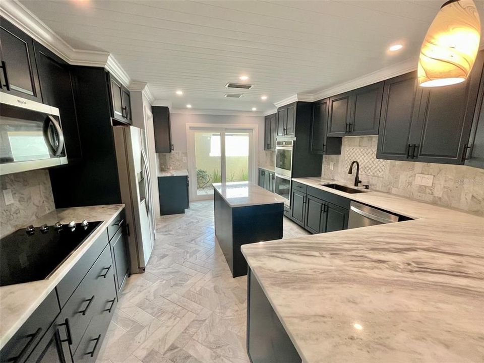 For Sale: $375,000 (2 beds, 2 baths, 1770 Square Feet)