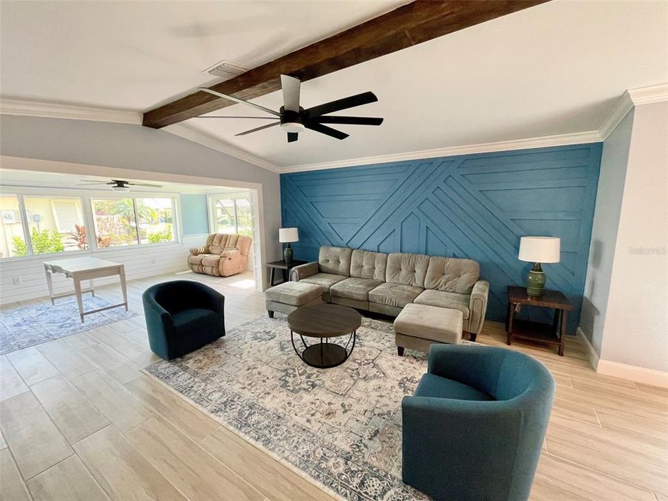 For Sale: $375,000 (2 beds, 2 baths, 1770 Square Feet)