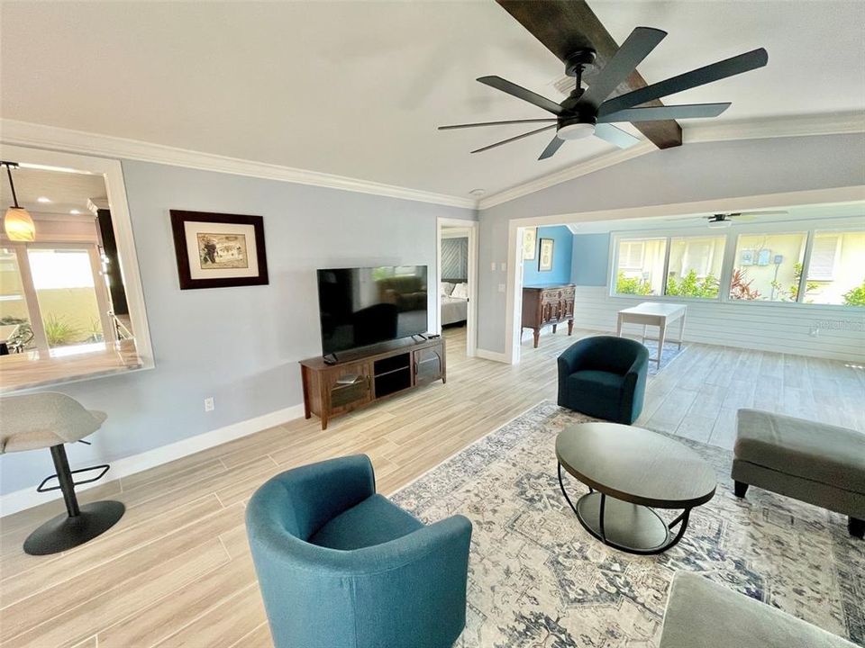 For Sale: $375,000 (2 beds, 2 baths, 1770 Square Feet)
