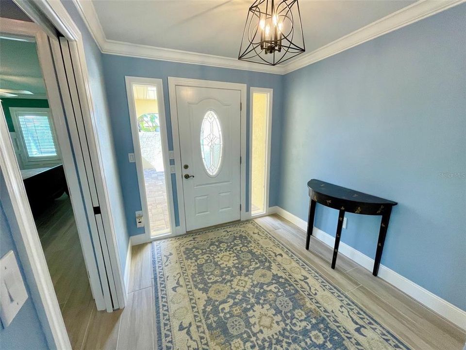 For Sale: $375,000 (2 beds, 2 baths, 1770 Square Feet)