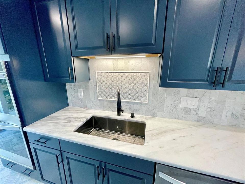 For Sale: $375,000 (2 beds, 2 baths, 1770 Square Feet)