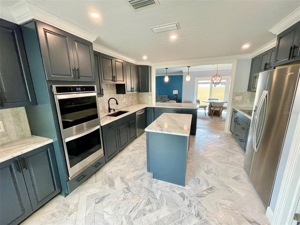 For Sale: $375,000 (2 beds, 2 baths, 1770 Square Feet)