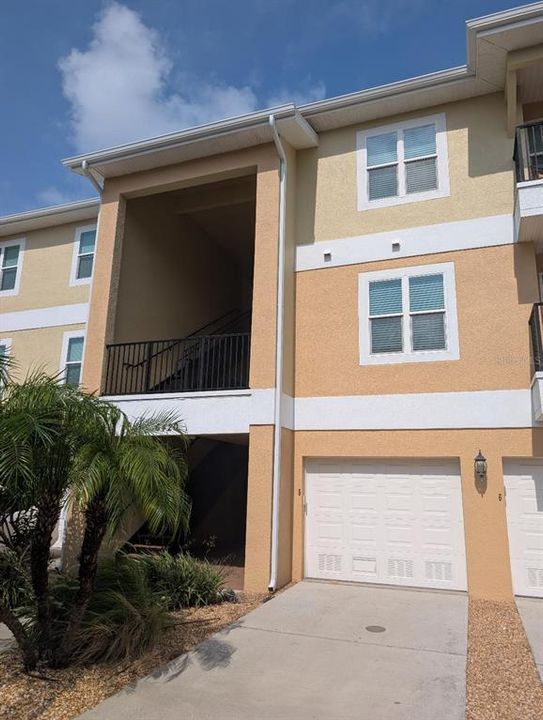 For Sale: $215,000 (3 beds, 2 baths, 1228 Square Feet)