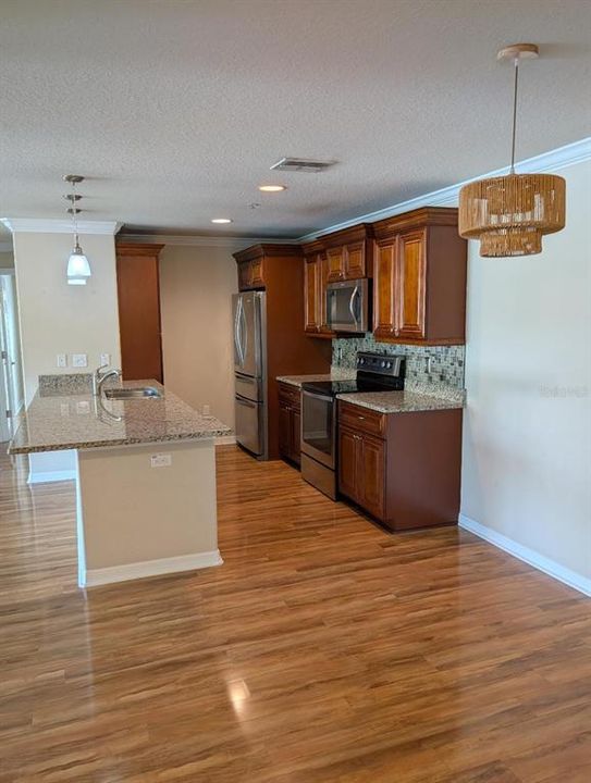 For Sale: $215,000 (3 beds, 2 baths, 1228 Square Feet)