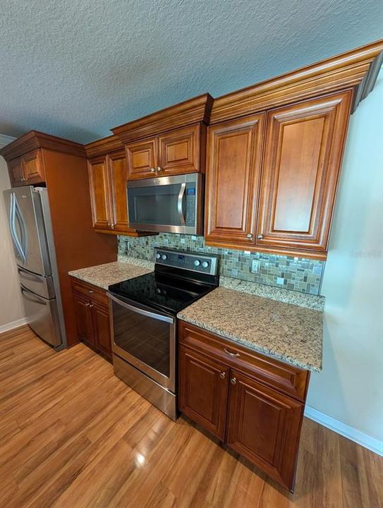 For Sale: $215,000 (3 beds, 2 baths, 1228 Square Feet)