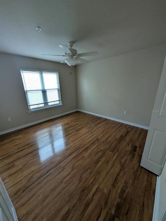 For Sale: $215,000 (3 beds, 2 baths, 1228 Square Feet)