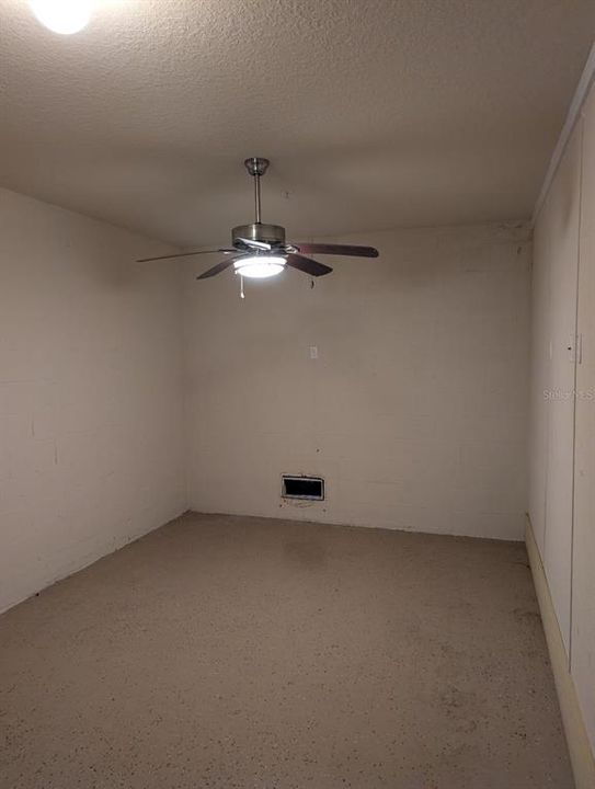 For Sale: $215,000 (3 beds, 2 baths, 1228 Square Feet)