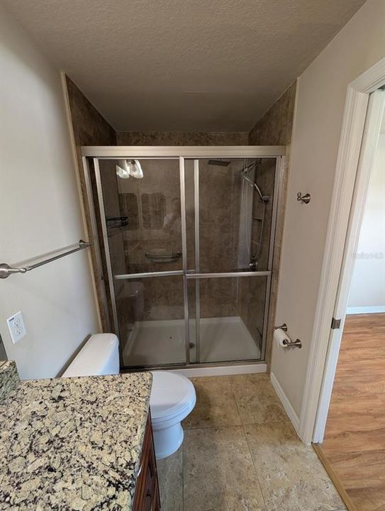 For Sale: $215,000 (3 beds, 2 baths, 1228 Square Feet)