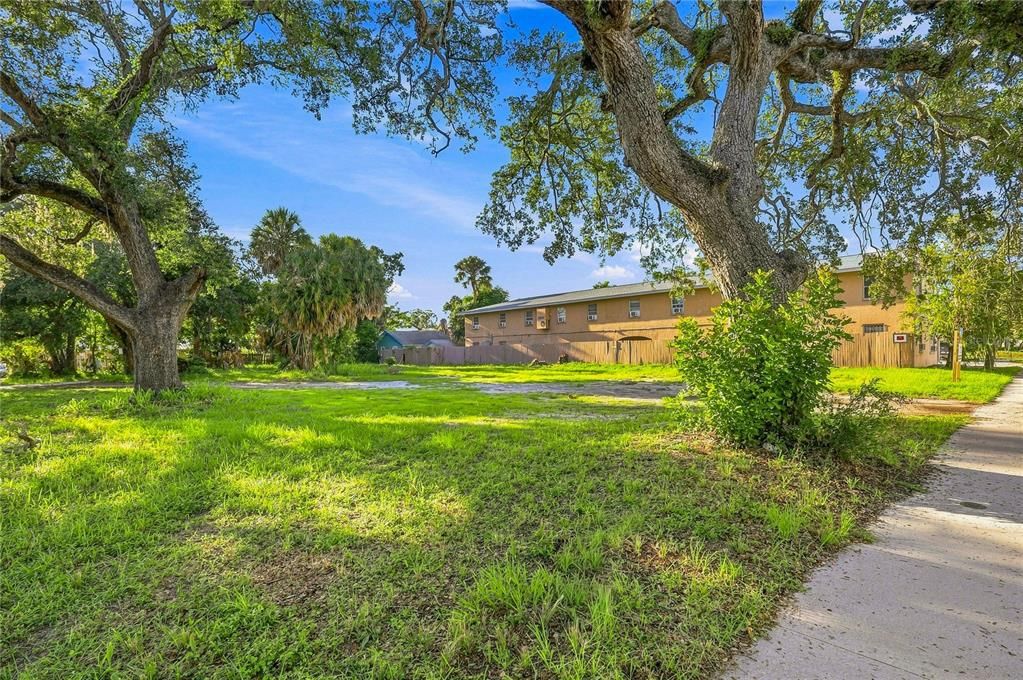 For Sale: $6,000,000 (0.85 acres)