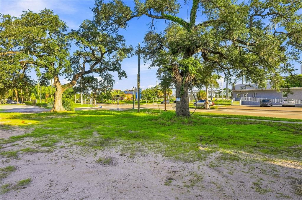 For Sale: $6,000,000 (0.85 acres)
