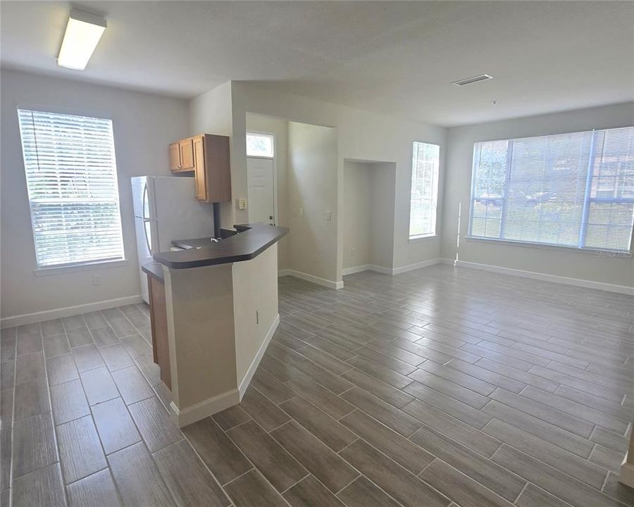 For Rent: $1,595 (1 beds, 1 baths, 776 Square Feet)