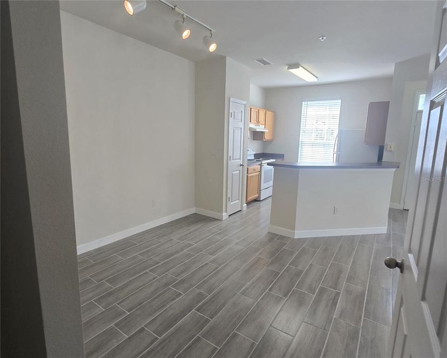 For Rent: $1,595 (1 beds, 1 baths, 776 Square Feet)