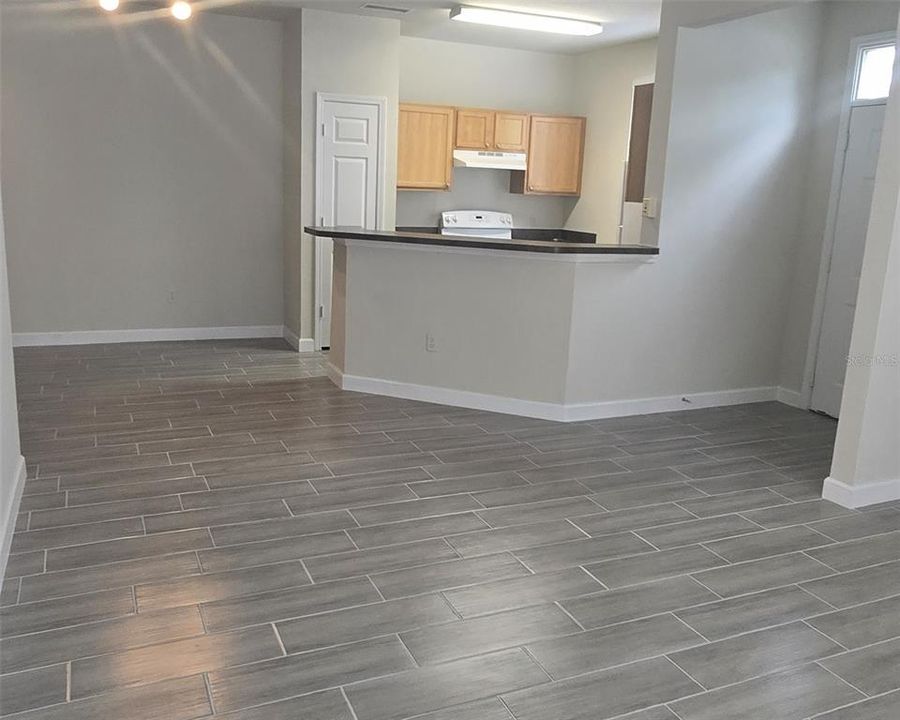 For Rent: $1,595 (1 beds, 1 baths, 776 Square Feet)