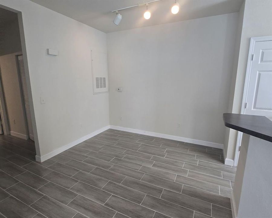 For Rent: $1,595 (1 beds, 1 baths, 776 Square Feet)