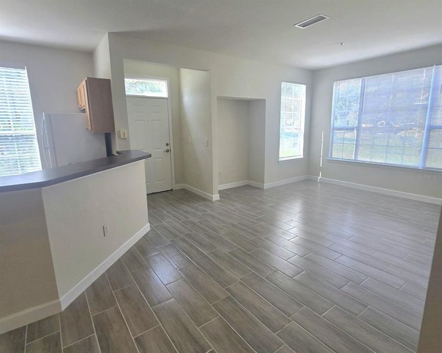 For Rent: $1,595 (1 beds, 1 baths, 776 Square Feet)