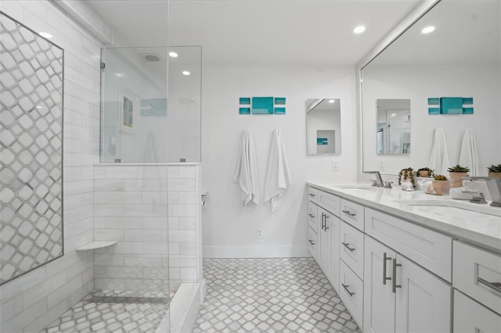 For Sale: $749,000 (2 beds, 2 baths, 1403 Square Feet)