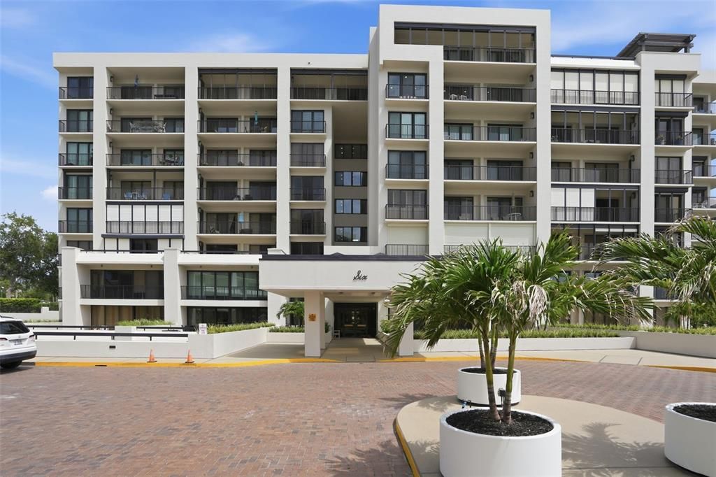For Sale: $749,000 (2 beds, 2 baths, 1403 Square Feet)