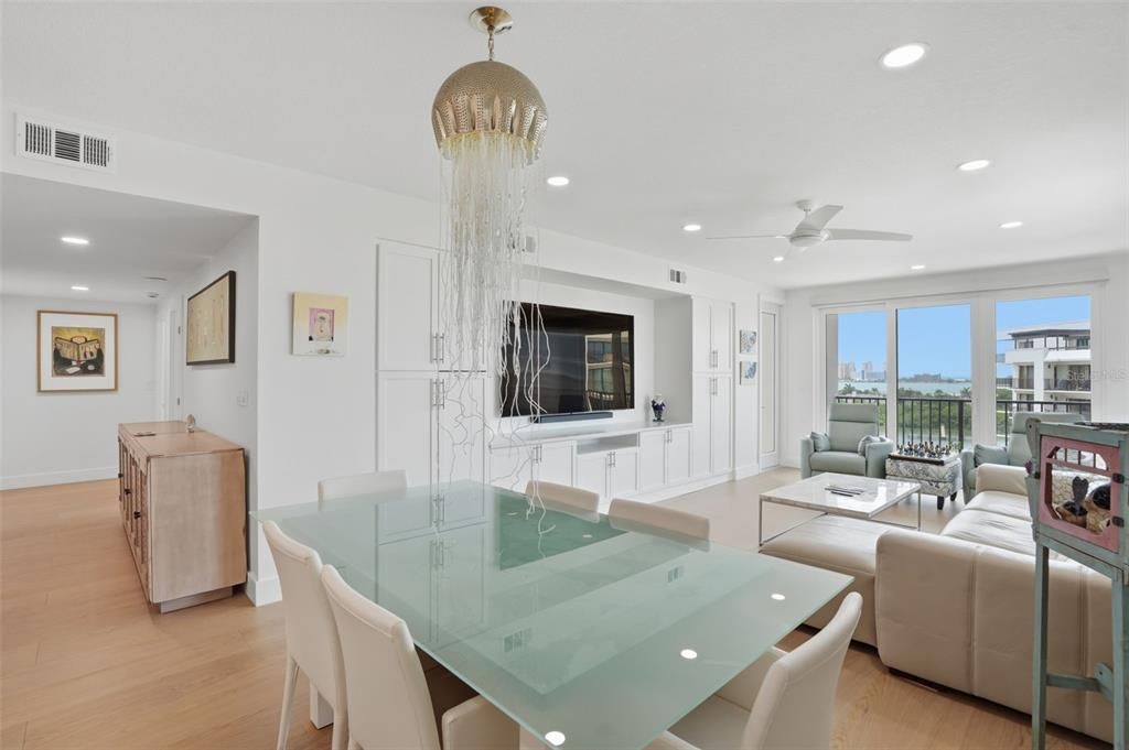 For Sale: $749,000 (2 beds, 2 baths, 1403 Square Feet)
