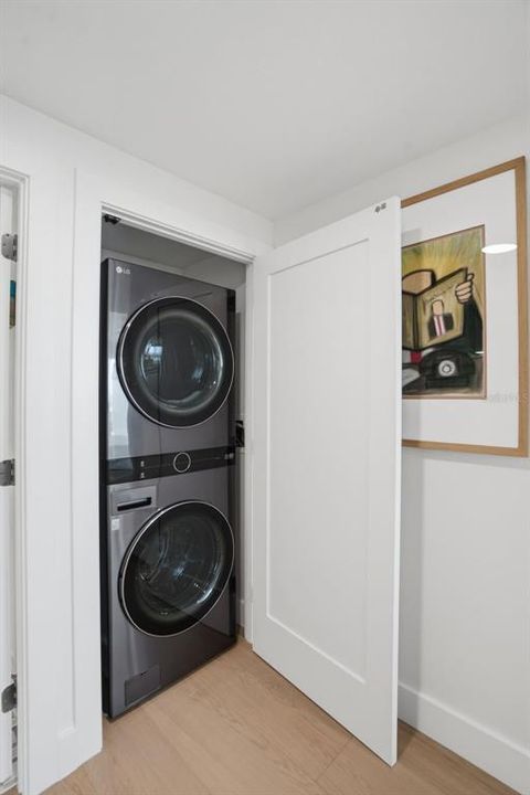 For Sale: $749,000 (2 beds, 2 baths, 1403 Square Feet)