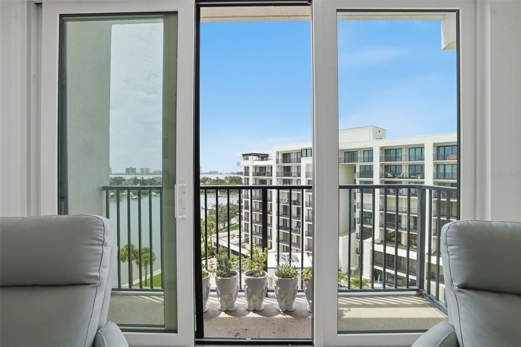 For Sale: $749,000 (2 beds, 2 baths, 1403 Square Feet)