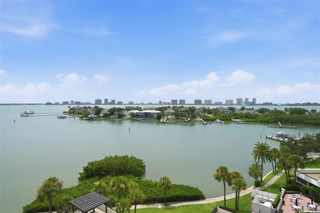 For Sale: $749,000 (2 beds, 2 baths, 1403 Square Feet)