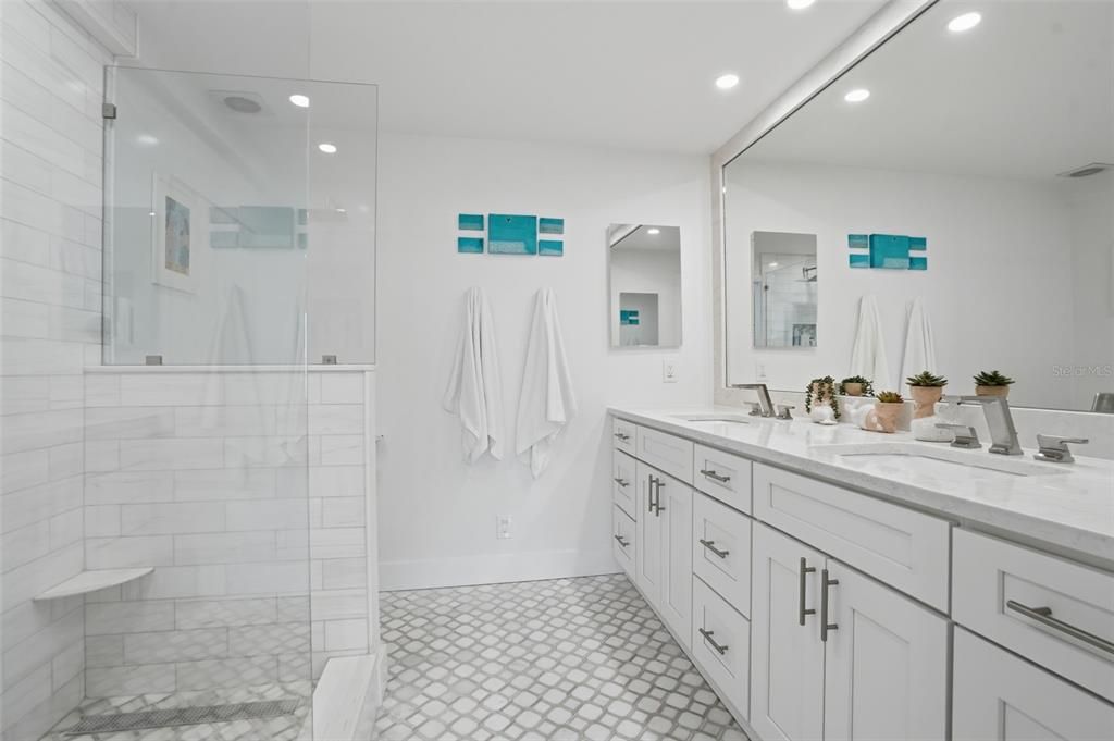 For Sale: $749,000 (2 beds, 2 baths, 1403 Square Feet)