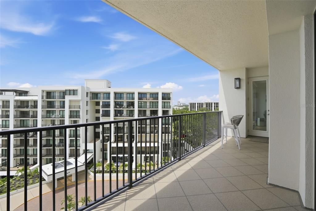 For Sale: $749,000 (2 beds, 2 baths, 1403 Square Feet)
