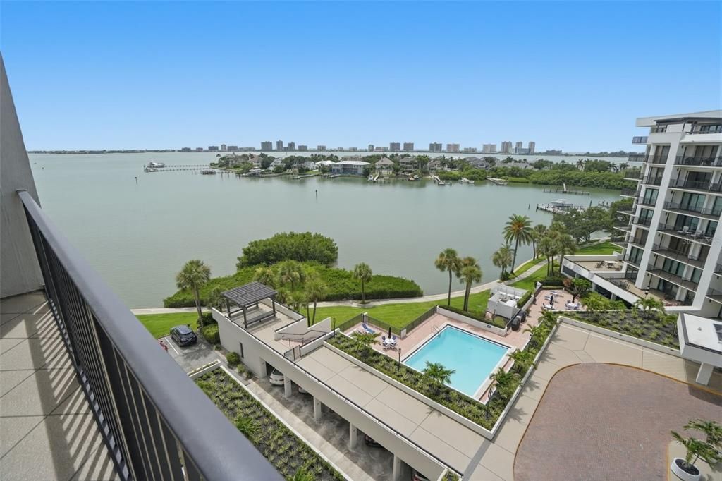 For Sale: $749,000 (2 beds, 2 baths, 1403 Square Feet)